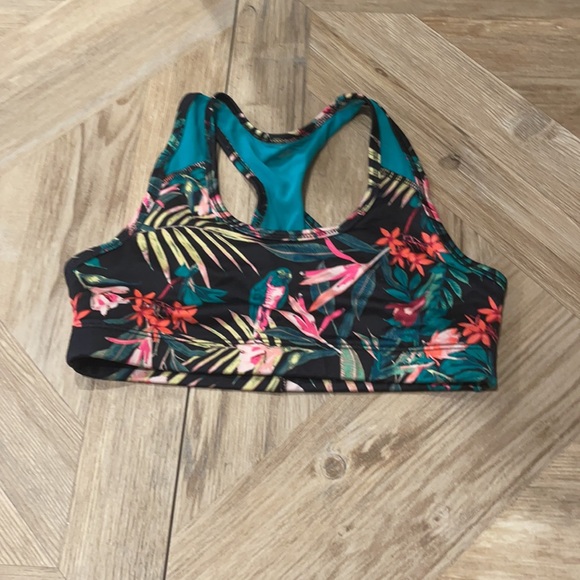 Old navy kids sports bra and spandex - Picture 2 of 4
